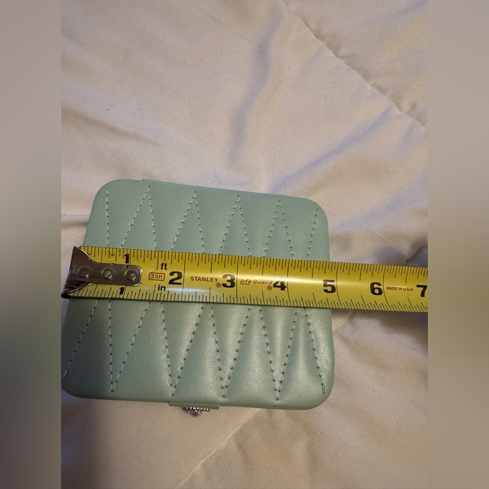 Elegant Mint Green Quilted Women's Travel Jewelry Case - Picture 5 of 13